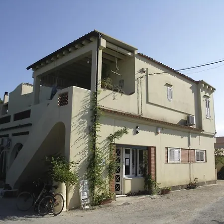 Punta Milocca Sleeps 2 Wifi T764356 Apartament