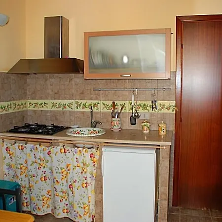 Apartament Punta Milocca Sleeps 2 Wifi T764356 *