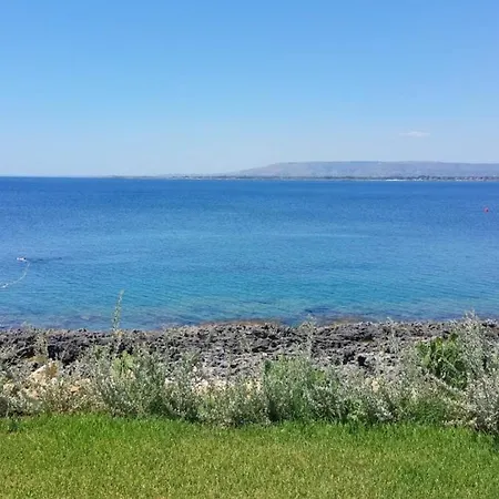 Apartament Punta Milocca Sleeps 2 Wifi T764356 Terrauzza
